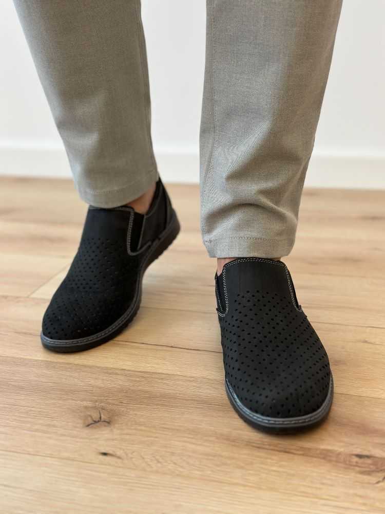 Pantofi Perforati Negri Din Piele Intoarsa Pentru Barbati - 1075