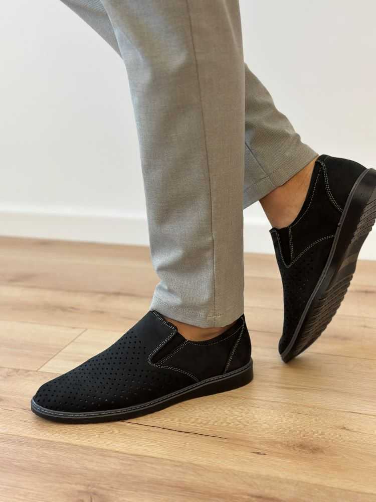 Pantofi Perforati Negri Din Piele Intoarsa Pentru Barbati - 1075